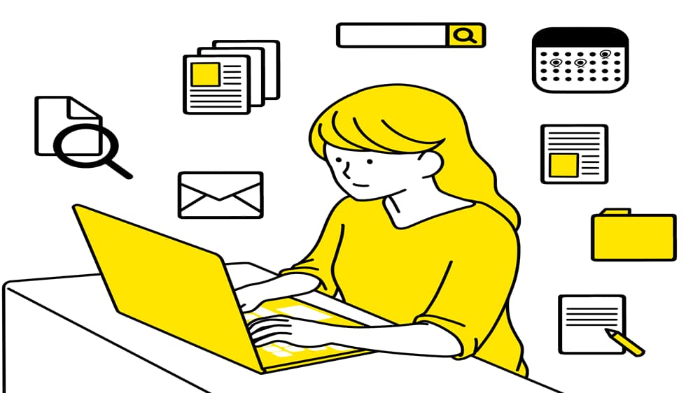 副業webライターの女性が練習している姿