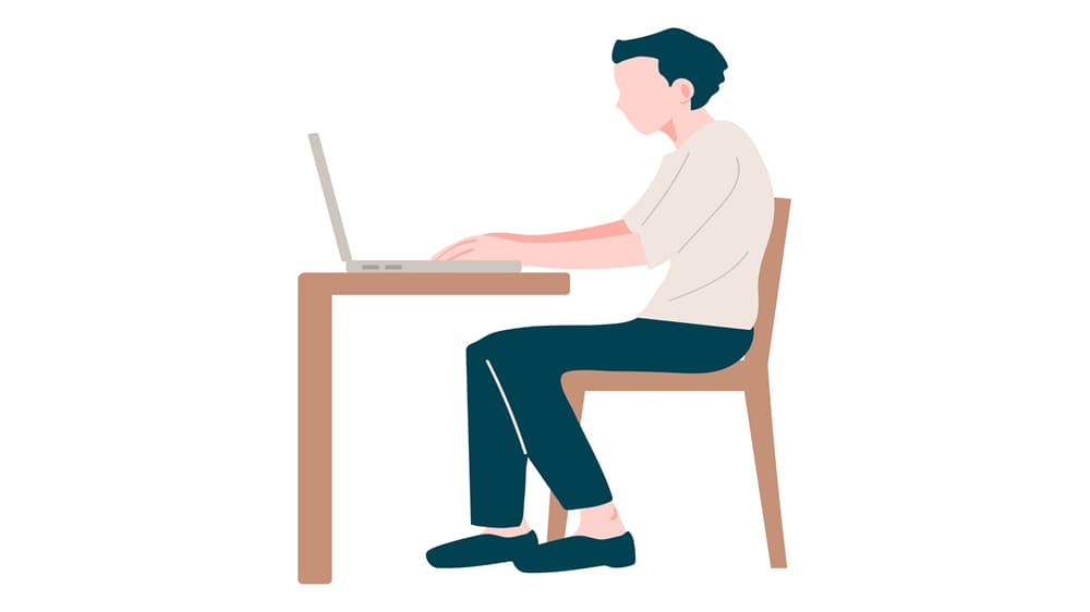 副業webライターの男性が練習している姿