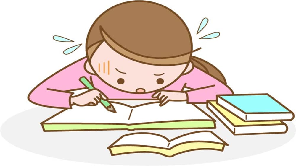 副業webライターが独学をしている様子